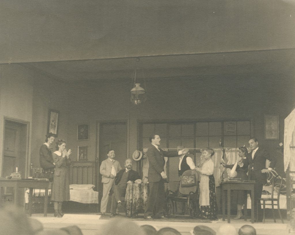 Τρεις παραστάσεις του 1935